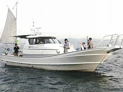 Fisherman Dreams DIの船と店の写真