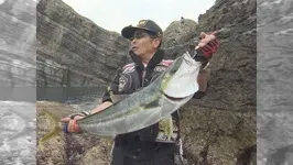伝心伝承 82長崎県五島海域　揺れる浮きカゴに思いを託し