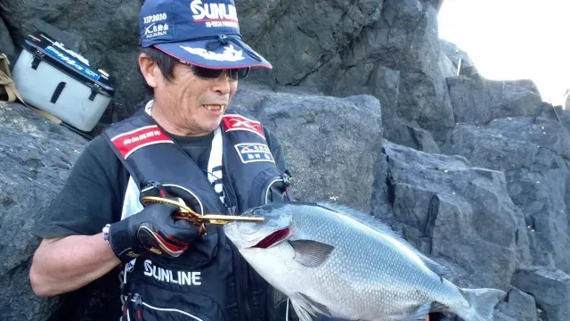 伝心伝承 125　高知県沖の島 ～夢溢れる海に巨大オナガを追う～