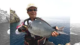伝心伝承 138 長崎県上五島白瀬灯台　～群れる尾長に獅子奮迅～