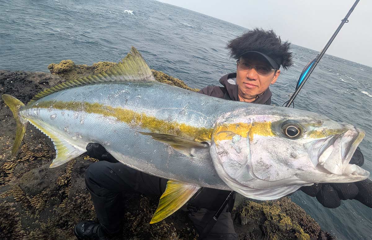 ロックショアで巨大ヒラマサを狙う！ | 釣りビジョン マガジン | 釣り