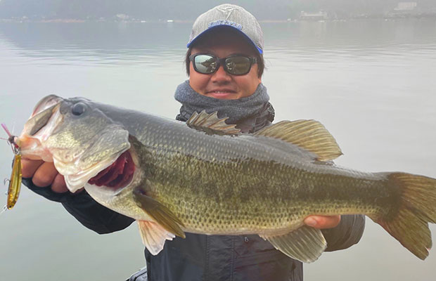 デカバスを釣るのなら低水温期の山梨県 河口湖 釣りビジョン マガジン 釣りビジョン