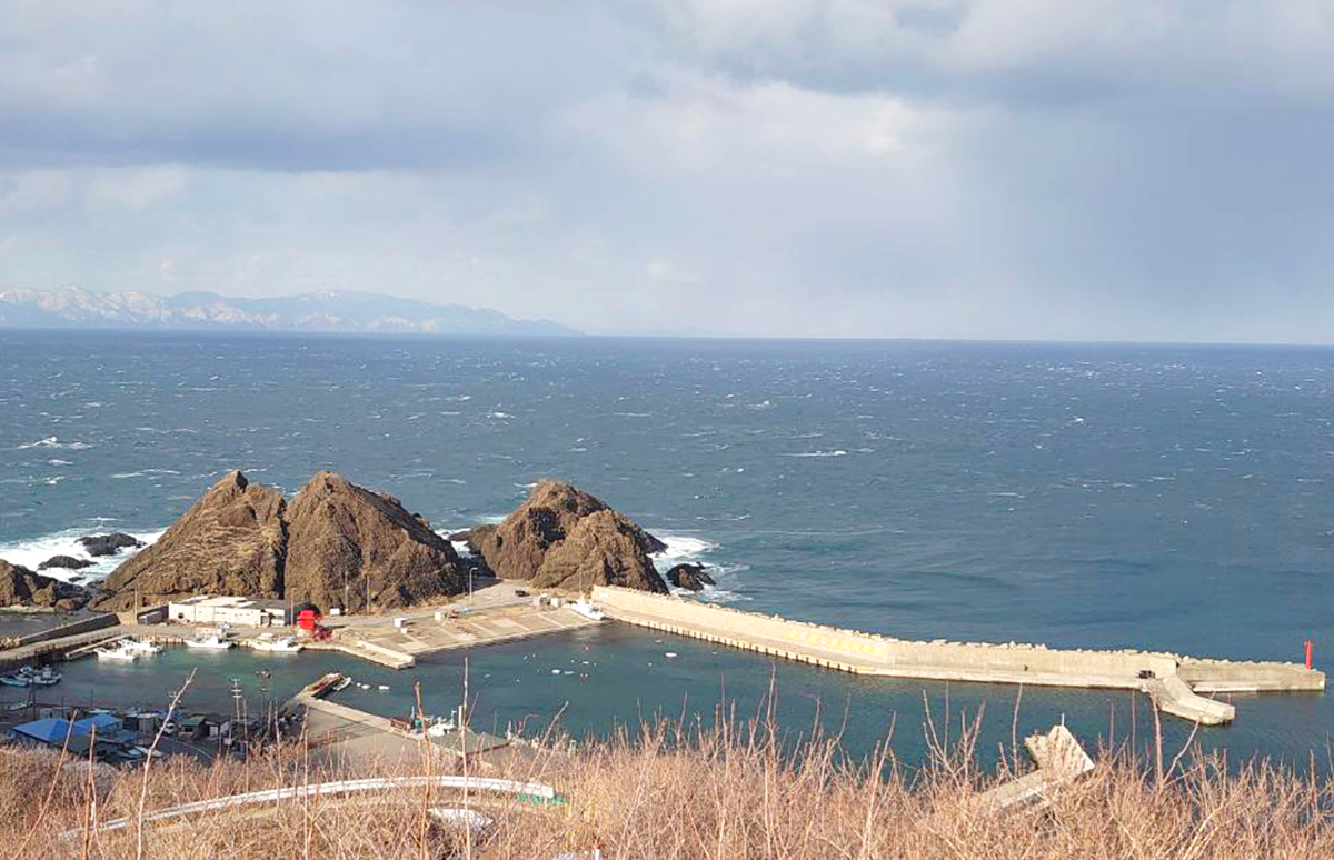 青森県・津軽半島、龍飛崎・龍飛漁港、風の岬でホッケ釣り