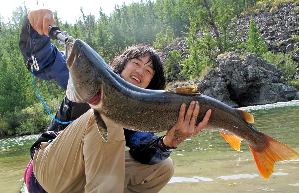 ネズミで狙う世界最大の淡水サケマス名は 世界怪魚図鑑02 釣りビジョン マガジン 釣りビジョン