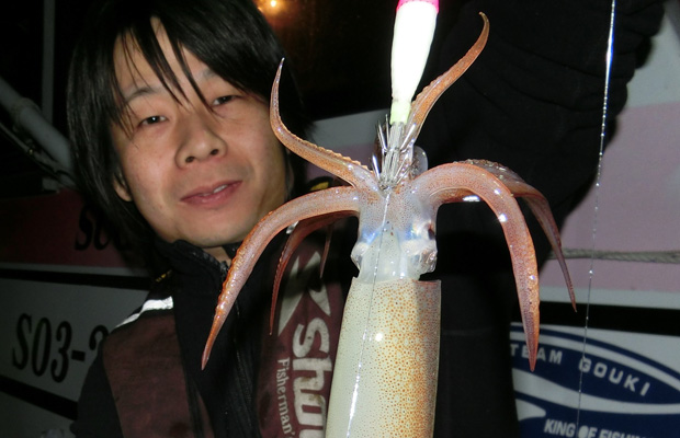 駿河湾 沼津沖 ムギイカの夜釣りが面白い 釣りビジョン マガジン 釣りビジョン
