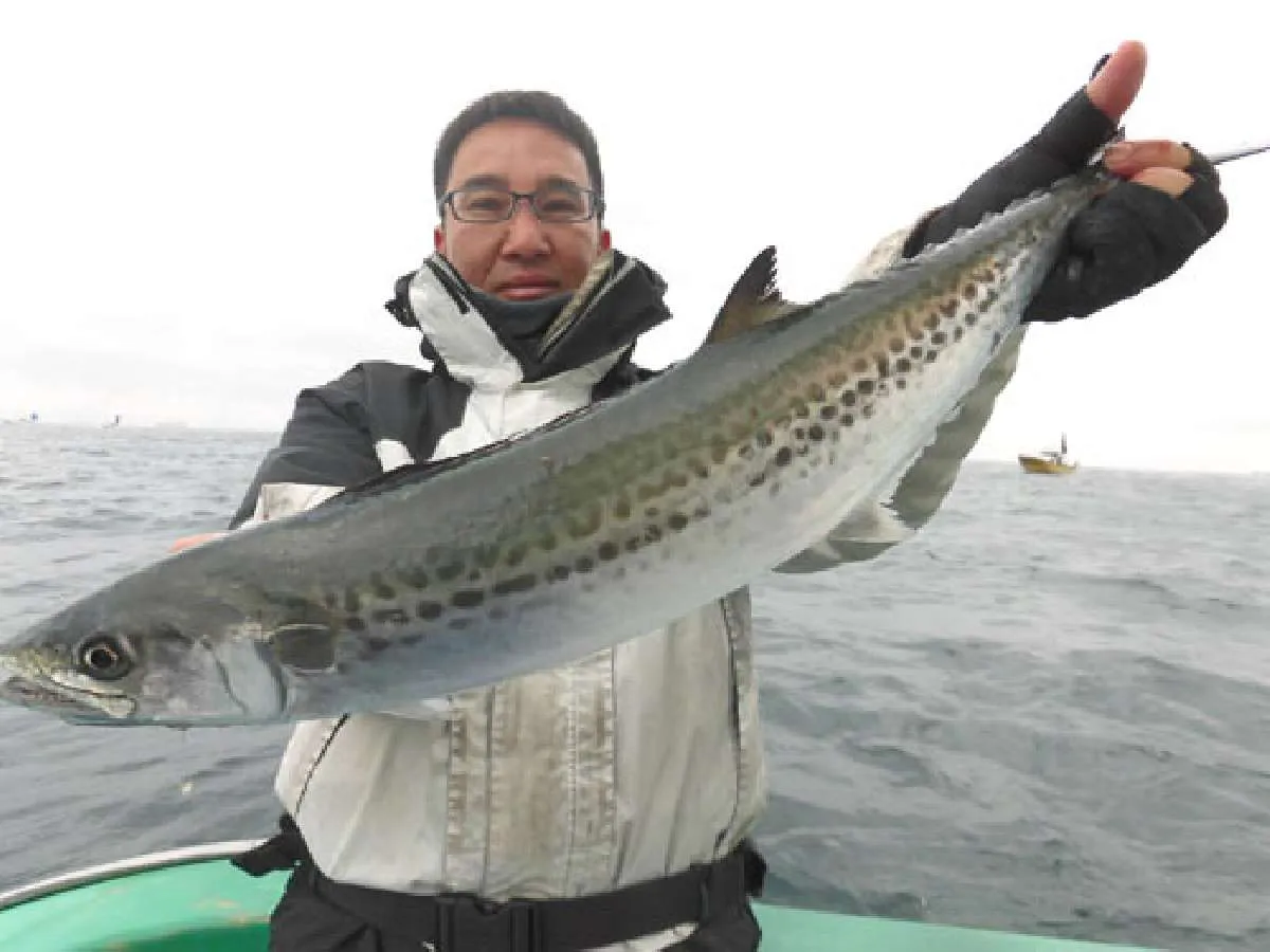 12匹を釣って竿頭の岩上さん