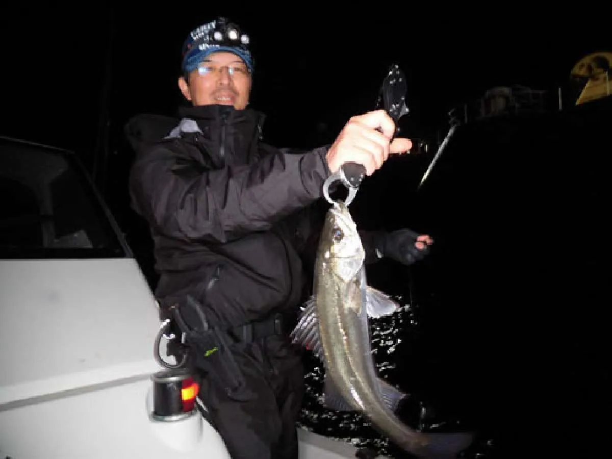 田島さんのなかなかいい型のシーバス
