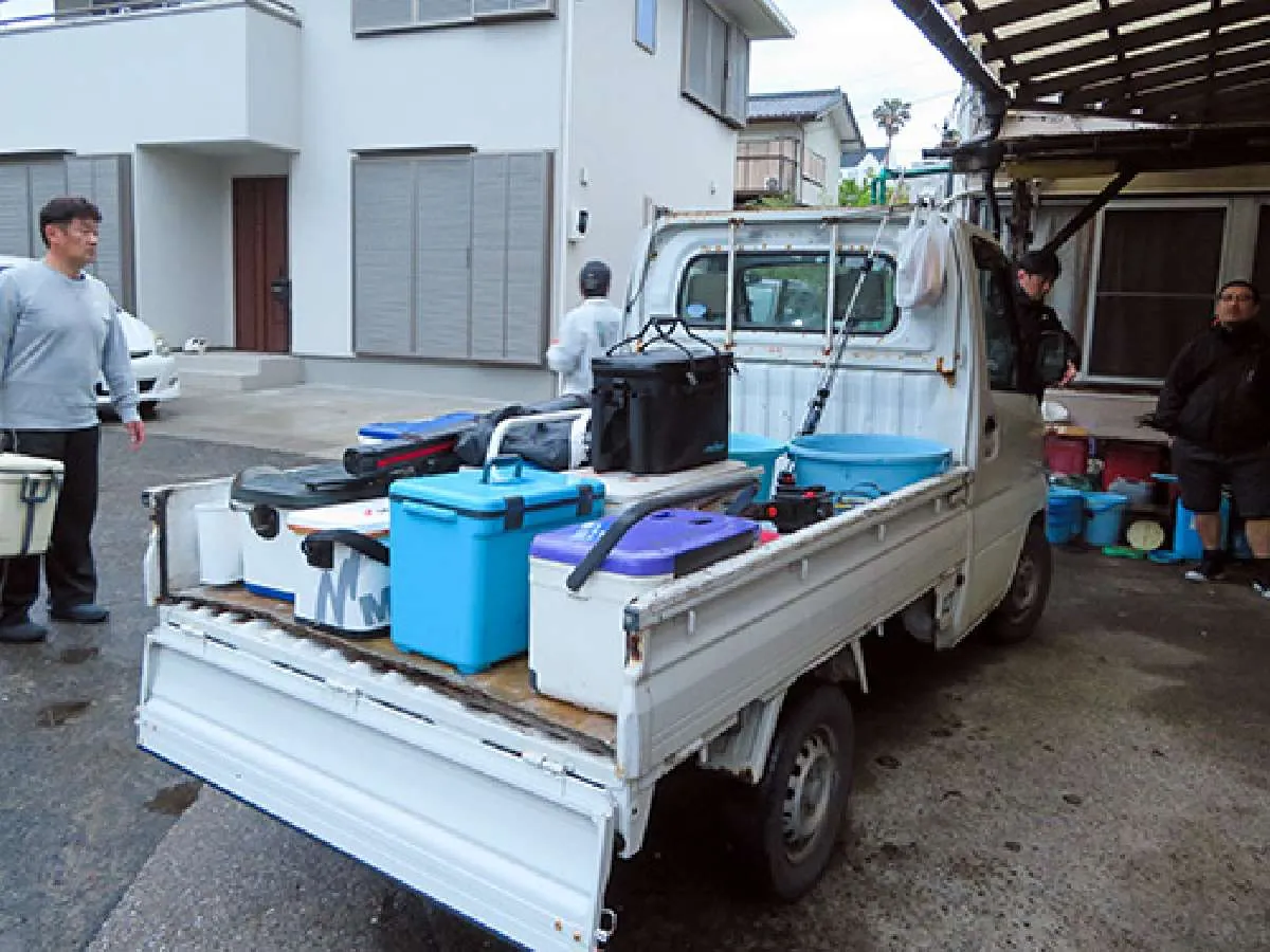 荷物は港まで運んでくれる 