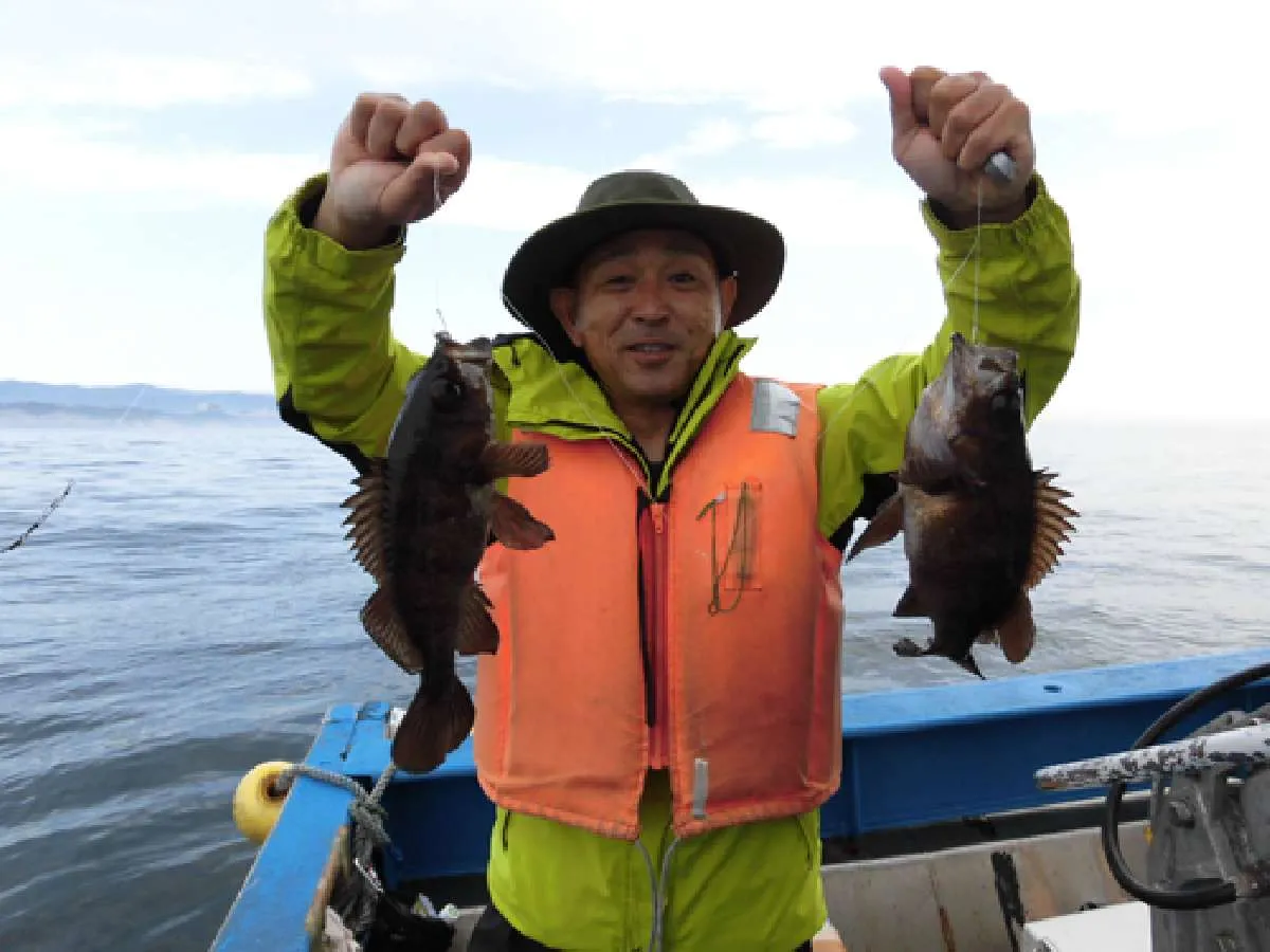 鈴木さん良型クロメバルを一荷で