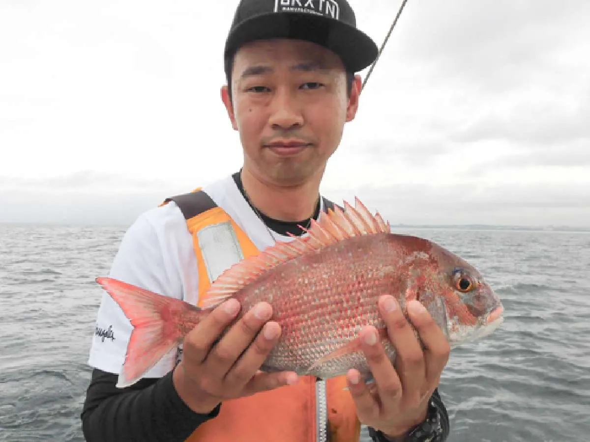 秋村さんもナイスなマダイを追加！