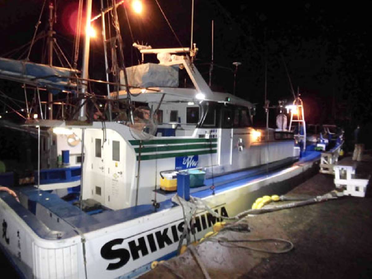 釣り易い広々とした「敷嶋丸」