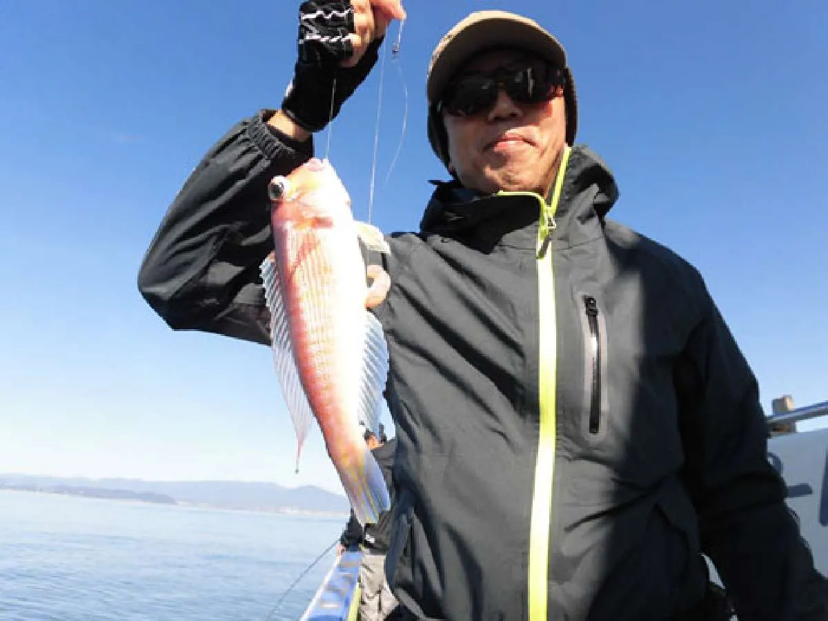 鈴木さんも手巻きでアマダイをゲット！