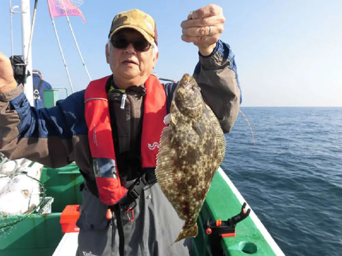 また釣れた！可愛いサイズも立派なヒラメ