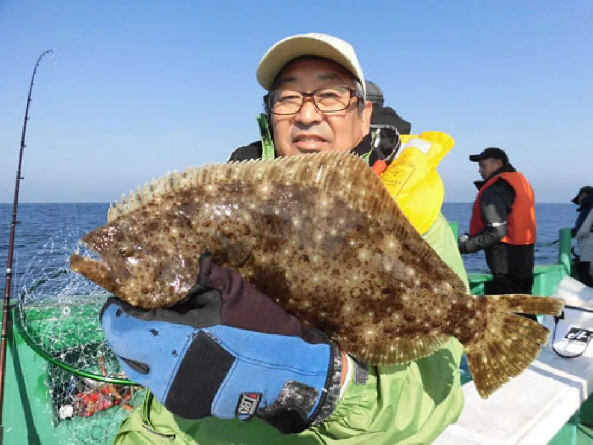 船中あちこちで釣れていた！
