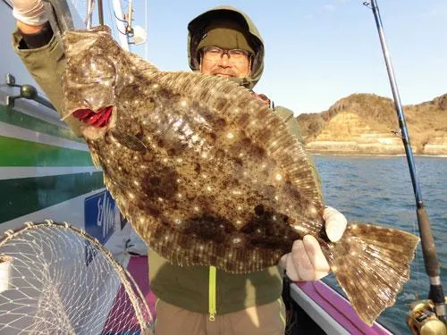 右舷トモ2番、これも良いヒラメだ！