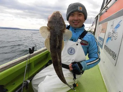 根気が実った釣果に笑みがこぼれる