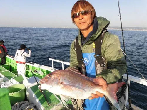 上乗りの茂木さんが獲った2.3kg