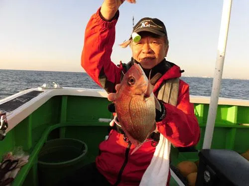 “桜鯛”の呼び名が似合う美しい魚体