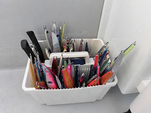 様々なジグが使われる
