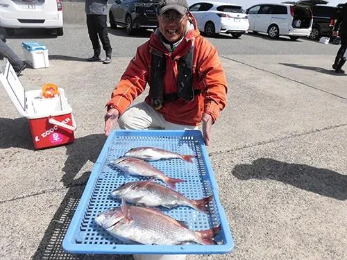 竿頭は左舷大艫最大1.3kg 