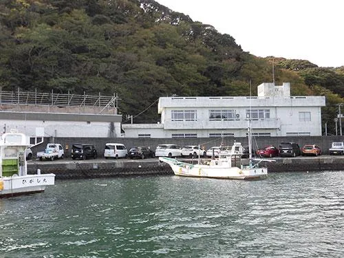 駐車場内は南から北に一方通行