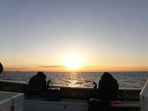 太陽が昇ると暖かくなる