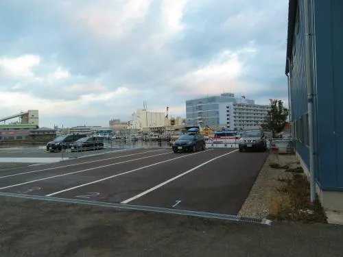 広々とした駐車場
