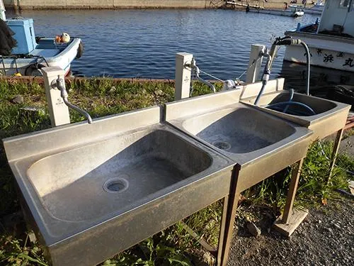 手や道具を洗える水場も完備