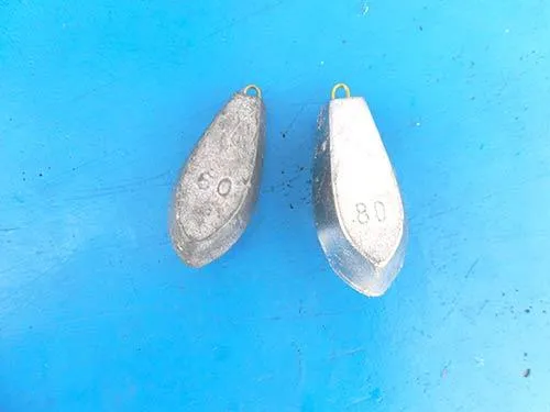 オモリ60号と80号を数個ずつ用意
