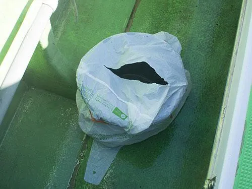 常連さんの中には墨飛散防止でビニールを被せる方も