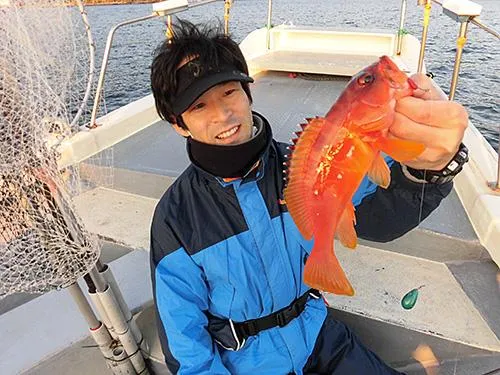 右舷側ミヨシ（船首）でも釣れた！