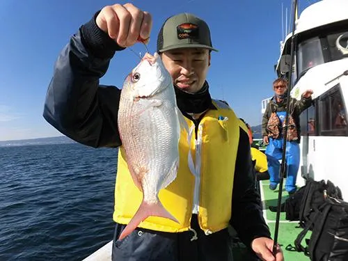最後の流しで型の良いハナダイ！