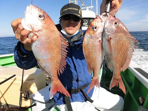 左舷ミヨシ、17匹ゲットで竿頭！