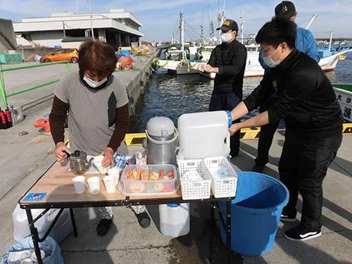 帰港後は手洗い、お茶、お菓子でのんびり
