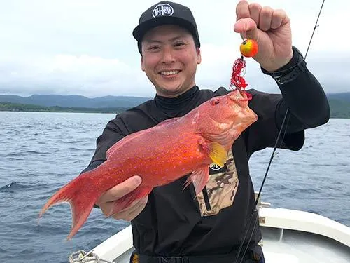 休憩中もタイラバで様々な魚をキャッチ