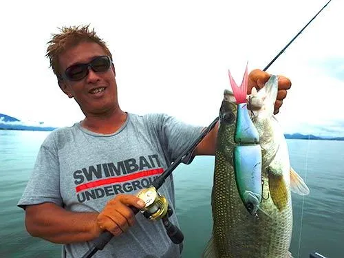 2匹目は58cm。「細いっすわ」と栗田さんはいうが、そうでもない
