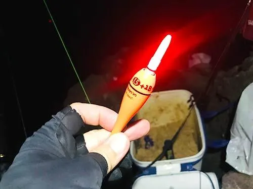 色々な状況に対応できるように、ウキは00から2号程度までを準備するとよい