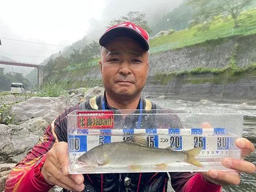 大きなアユに秋の訪れを感じる