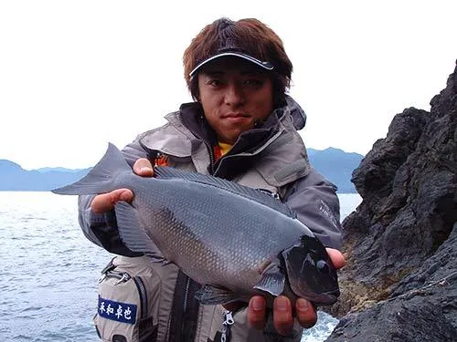 自由なスタイルで磯釣りの魅力を伝える！