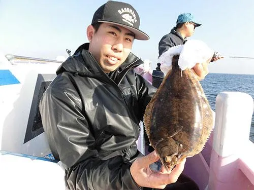 カワハギ釣りでは超レア“ゲスト”のマコガレイ！