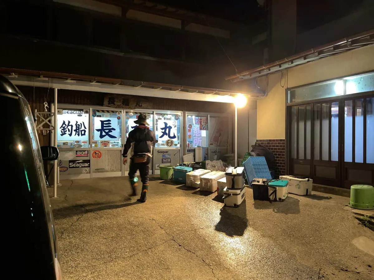 休憩所の灯りが点き、受け付け開始