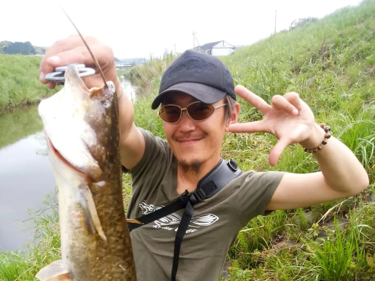 10代のころから様々な釣りメディアで活躍する松本幸雄さんは、多くのトッププロが認める天才アングラー。エリアトラウトからオフショアのビッグゲームまで、あらゆる釣りをハイレベルにこなす