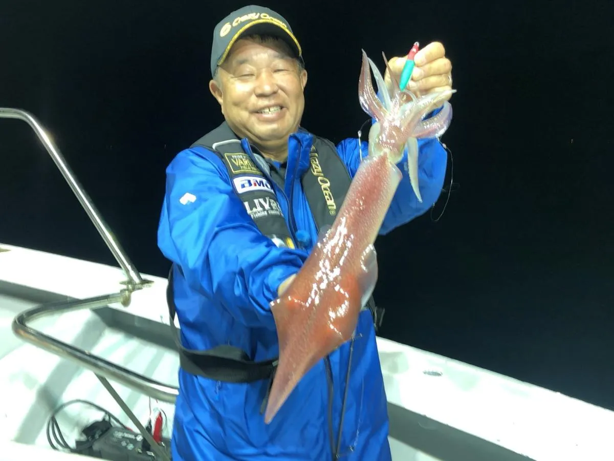 １杯目から“大剣。©釣りビジョン