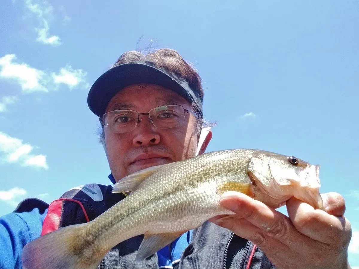 まともなサイズが釣れたと喜ぶワタクシ
