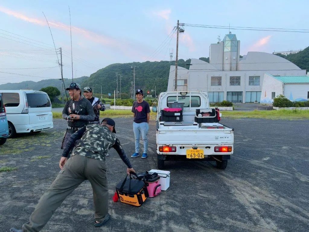 集合は『御前崎 海鮮なぶら市場』裏手の駐車スペース