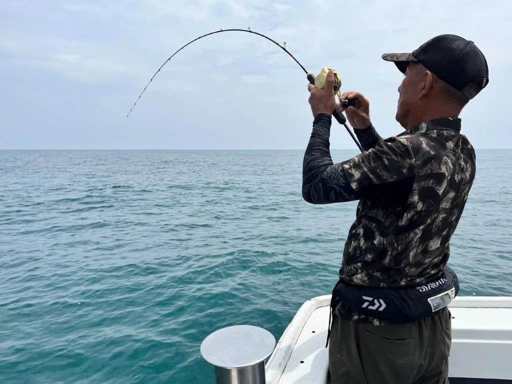 沖上がり15分前、待望の猛烈な魚信！