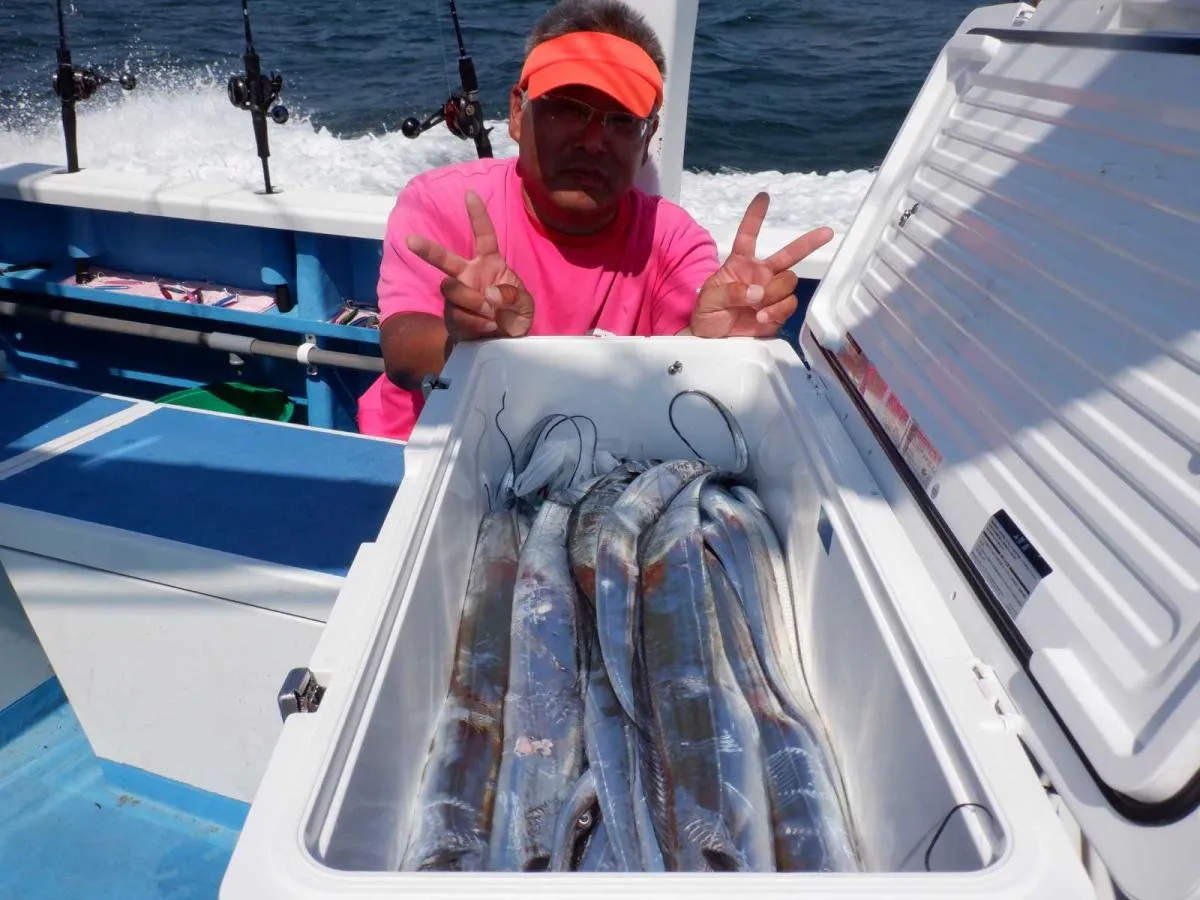 竿頭49匹！右舷大ドモの釣り人。©釣りビジョン