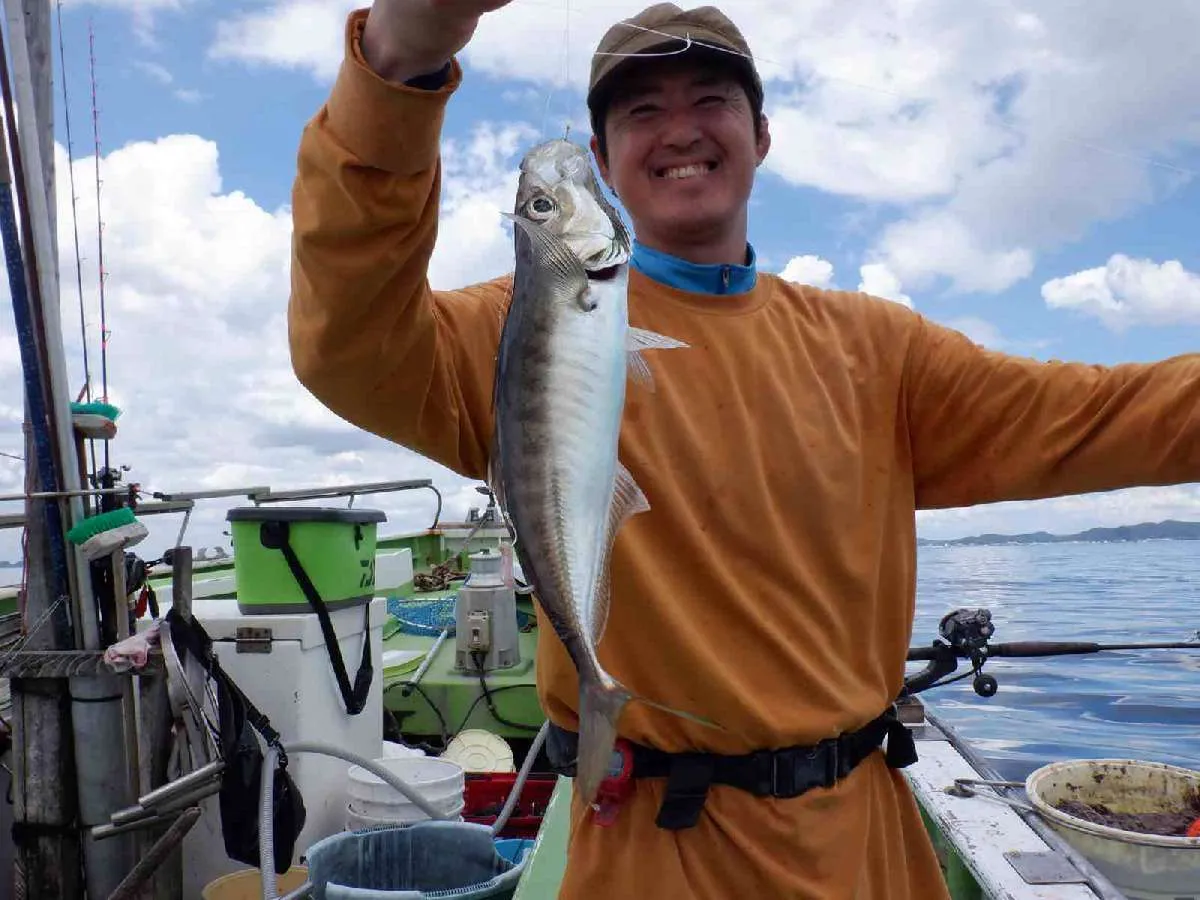 30cmオーバーの“大アジ”が釣れた！©釣りビジョン