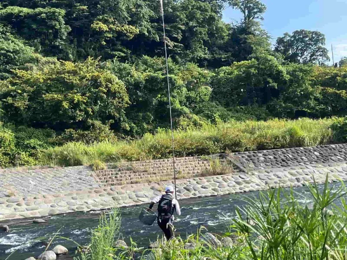 なんだ！なんだ！友人が降っていく〜。©釣りビジョン