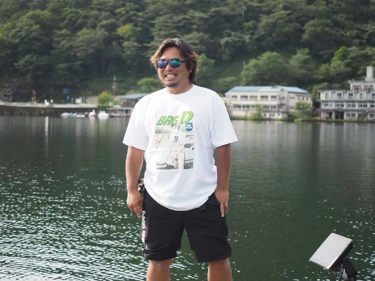 「北の鉄人」こと山田祐五さんが登場！最近の榛名湖には有名アングラーもよく来る。©横沢鉄平